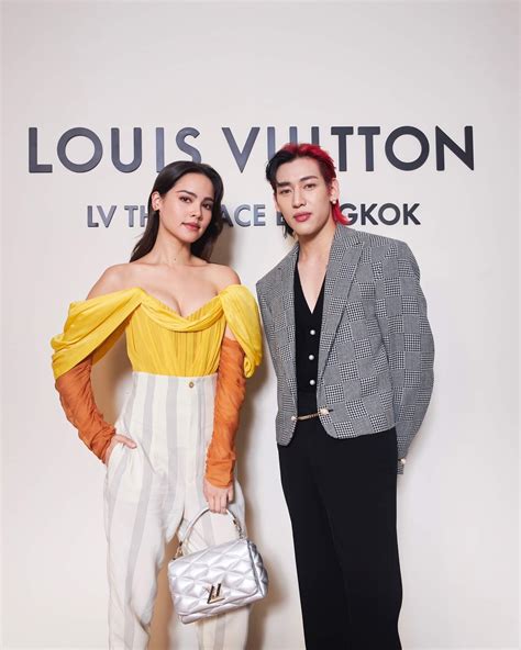 ญาญ่า LV The Place: พิธีเปิดตัวที่เงียบสงัดแบบเลิฟยๆ ณ 